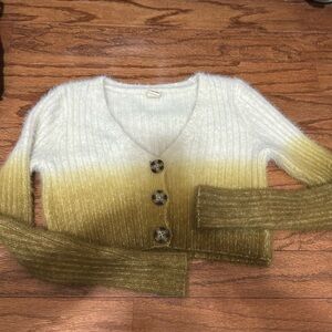 Size xs women’s cropped urban outfitters sweater